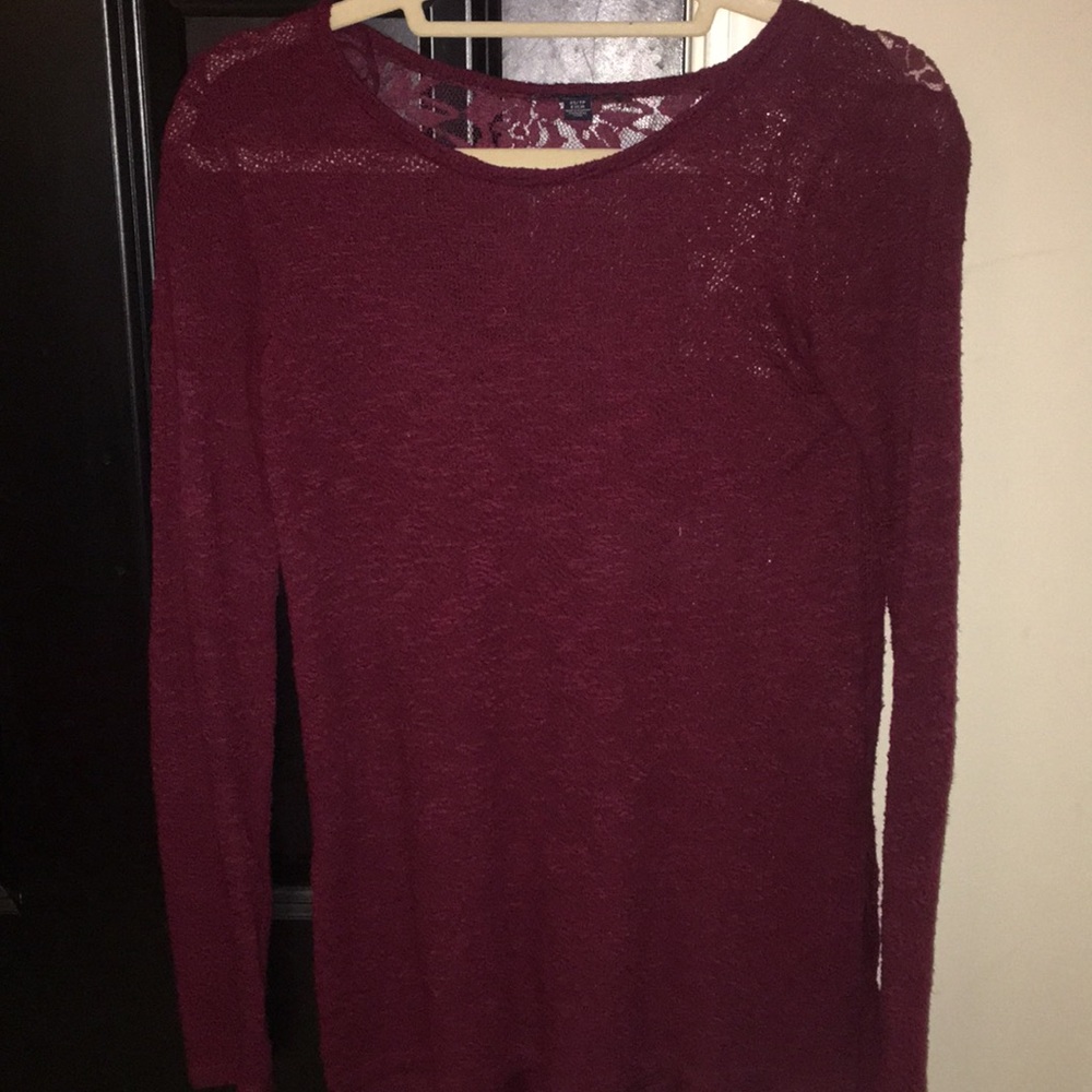 American eagle maroon sweater